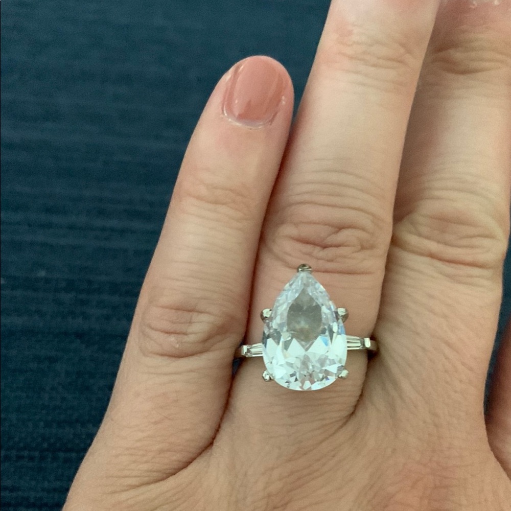 Elegant Silver Teardrop Ring